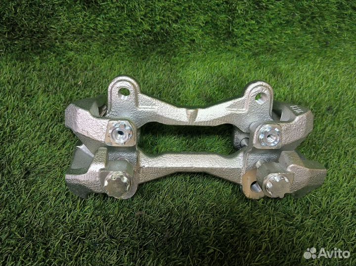 Скобы тормозного суппорта 345мм VAG