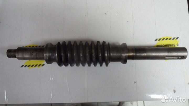 Червячный вал грузового шинмонтажного станка