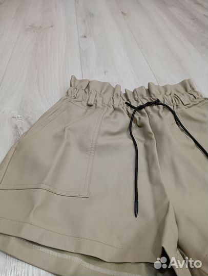 Кожаные шорты