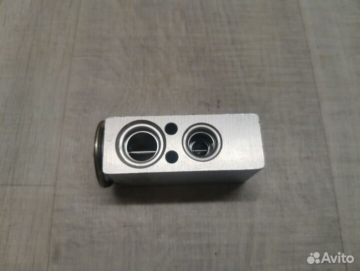 Клапан кондиционера Renault Sandero 2 1.6 K7M 2015