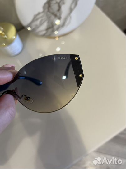 Солнцезащитные очки женские versace