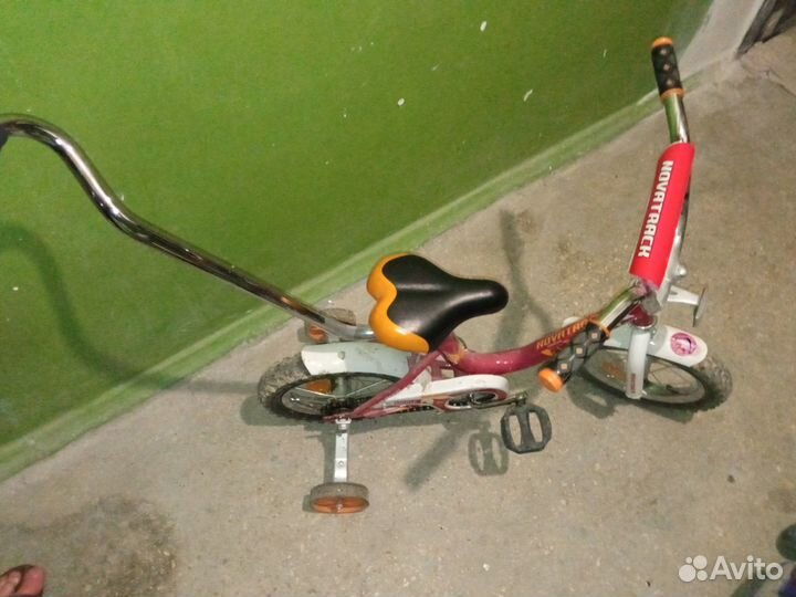 Детский велосипед с родительской ручкой