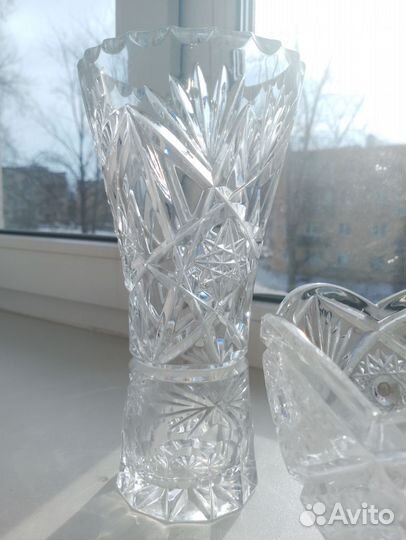 3 вазы из хрусталя, одна красное стекло