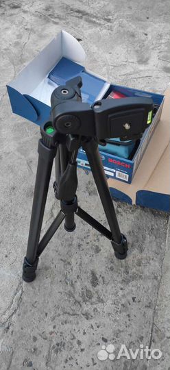 Лазерный уровень bosch GLL 2-50 + BT 150