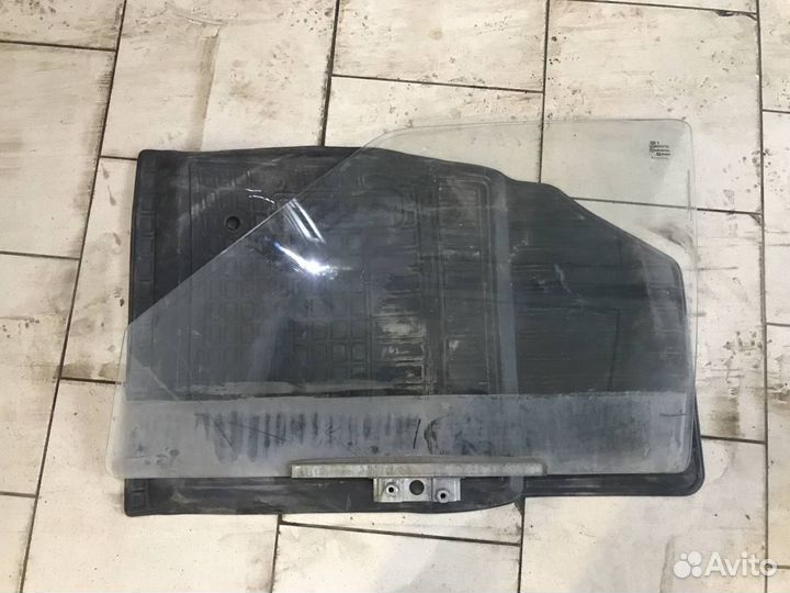 Стекло двери лада приора 2110