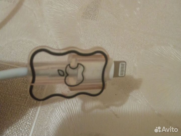 Зарядка на iPhone