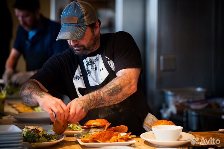 Заготовщик-сборщик бургеров