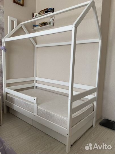 Детская кровать домик