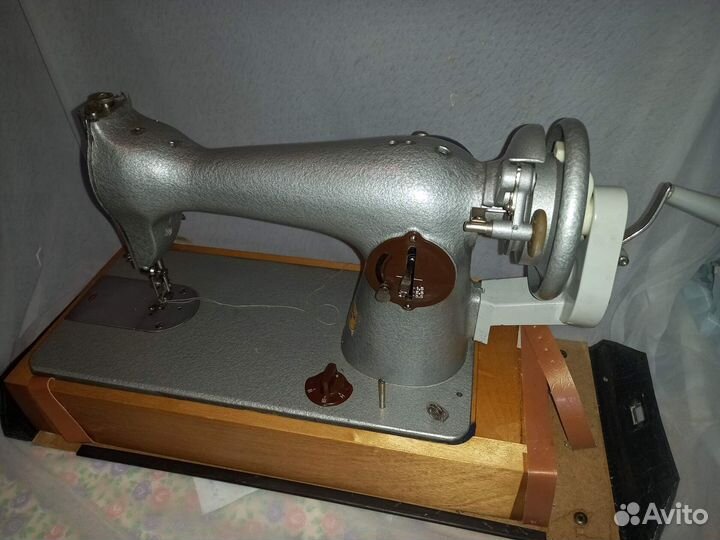 Швейная машина Подольск ручная