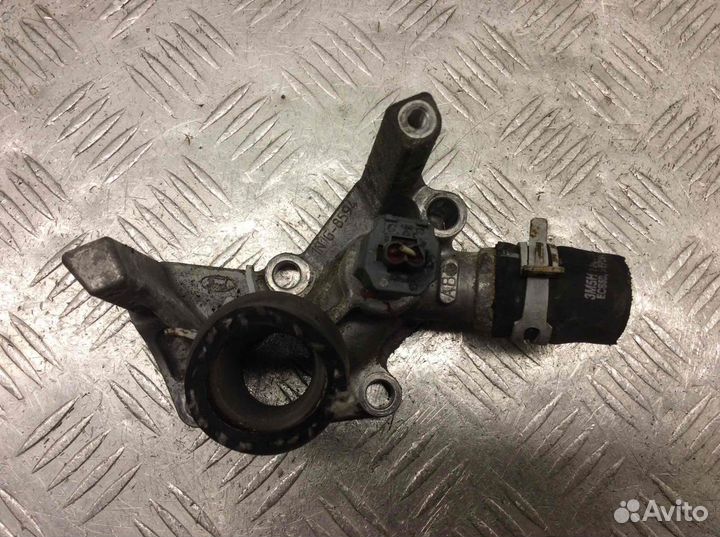 Фланец (тройник) системы охлаждения Ford Focus 1N1