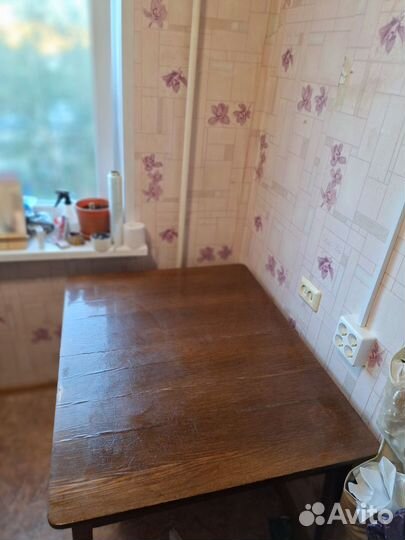 Кухонный стол