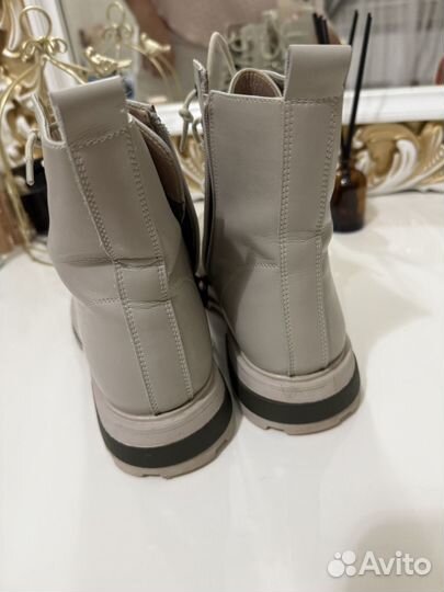 Ботинки женские