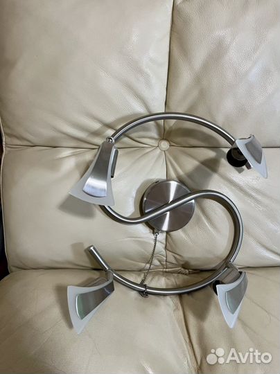 Светильник потолочный люстра) и 3 бра комлект