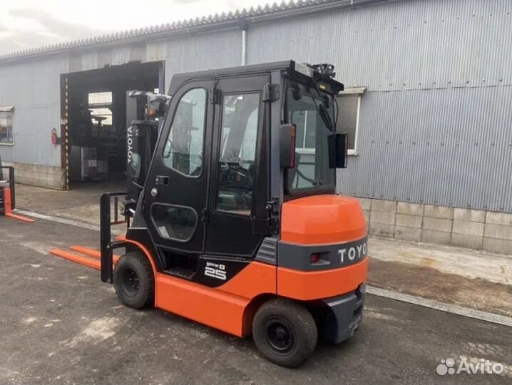Вилочный погрузчик Toyota 02-8FG25, 2017