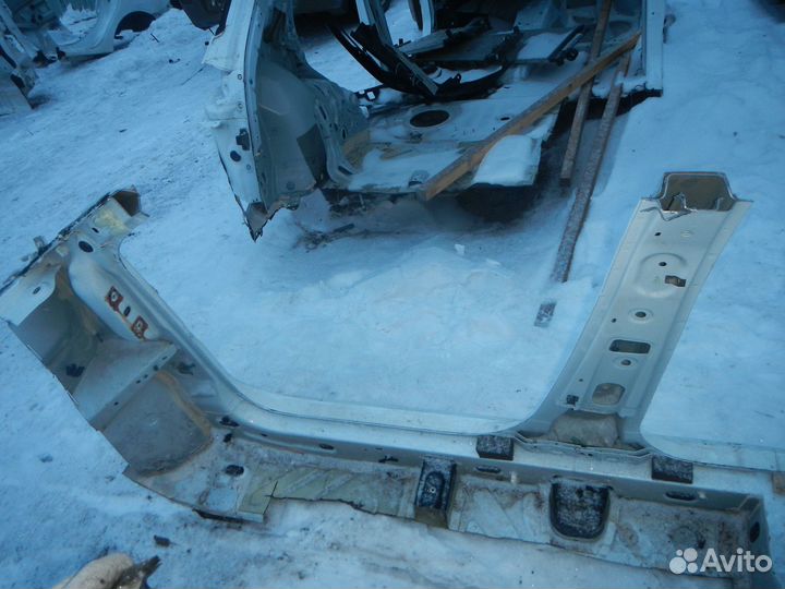 Б/У Б/У Боковина правая, Renault (Рено) -logan