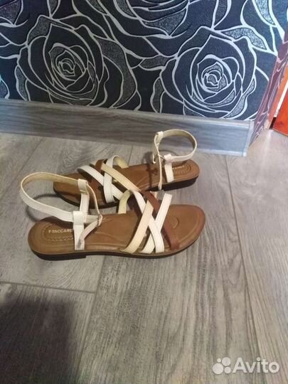 Сандалии для девочки