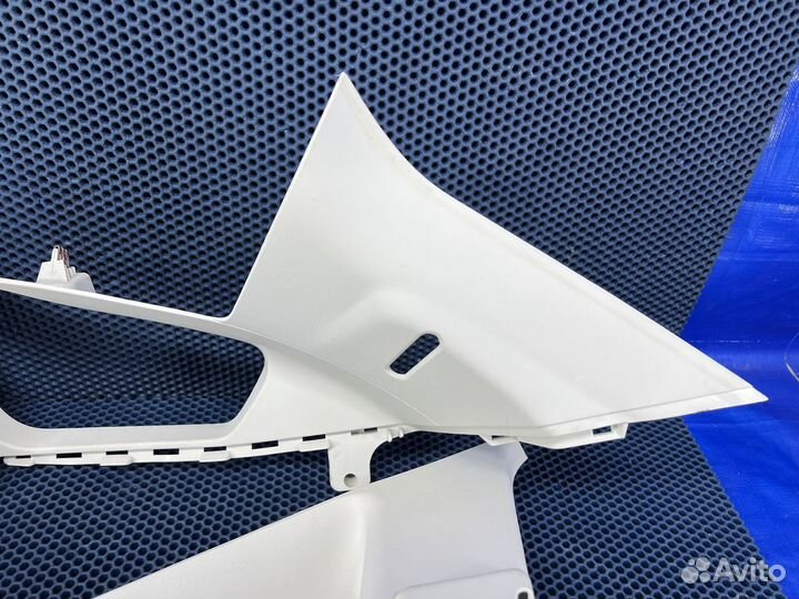 Обшивка задней стойки под окно Dodge Caliber