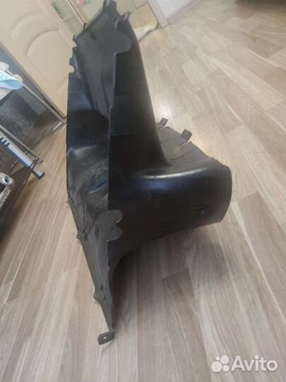 Воздуховод центральный Porsche/опора замка