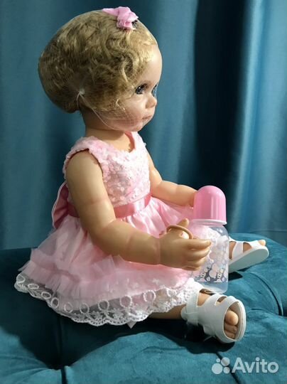 Красивая куколка девочка-девочка