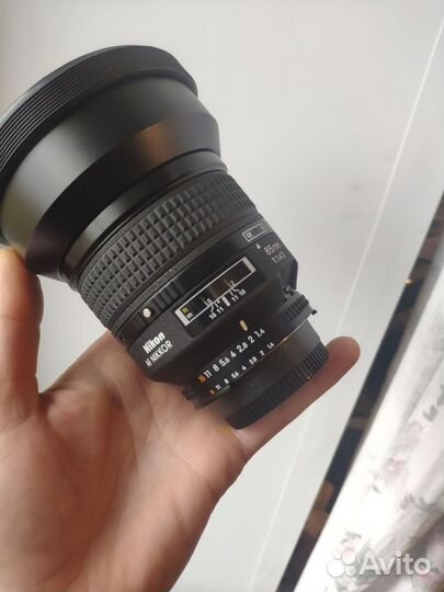 Nikon nikkor 85mm f 1.4 D AF