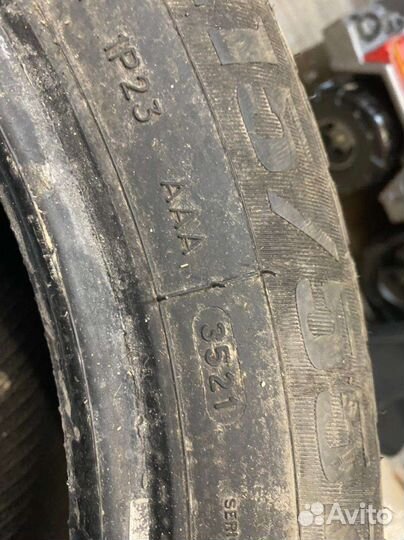 Royal Black Royal Performance 215/55 R17 98W