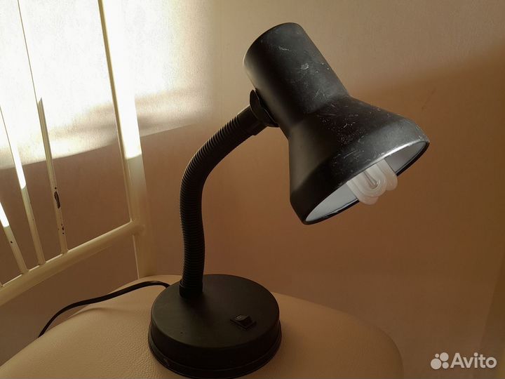 Лампа настольная