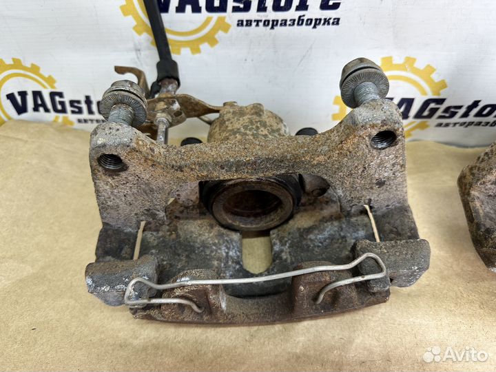 Суппорт передний Audi A4 B7