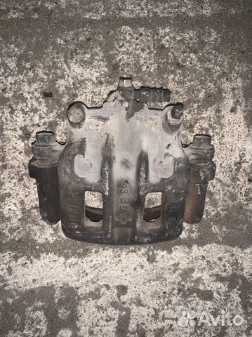 Суппорт передний левый Мазда мпв LW 1999-2004г