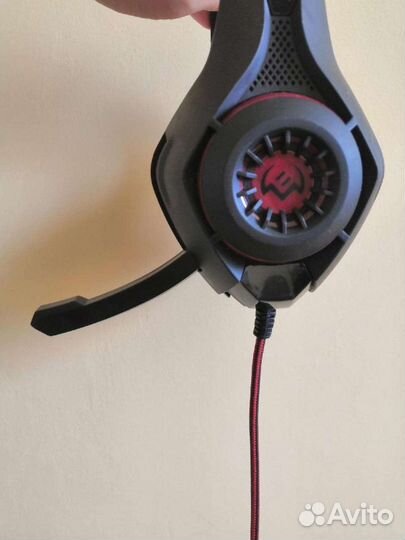 Проводные наушники