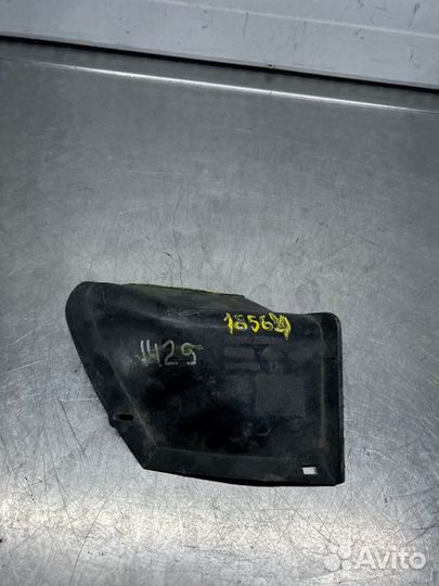 Дефлектор радиатора передний левый Renault Logan 1