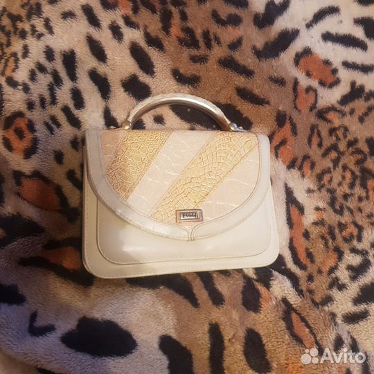 Нарядная кожаная сумочка