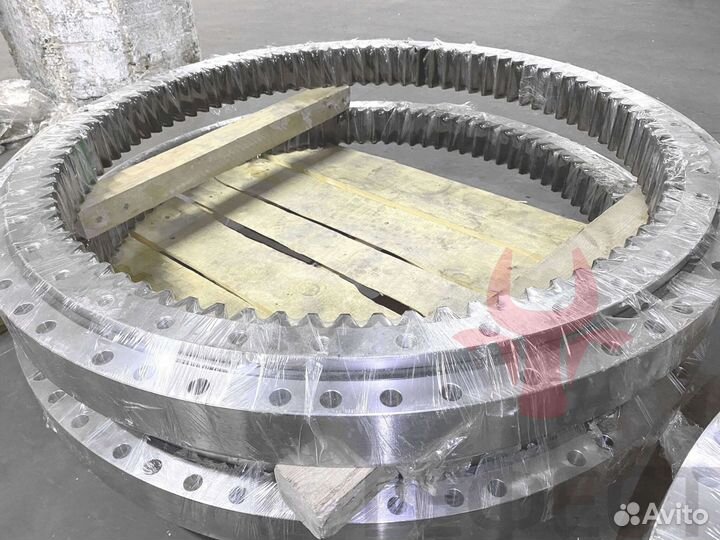 Поворотный круг Hyundai R300LC-7A 81N8-00023BG