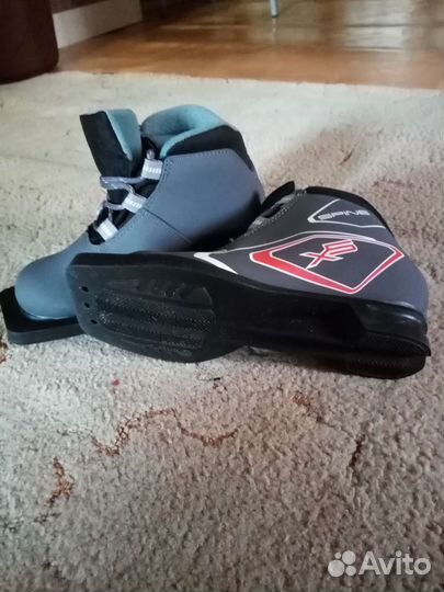 Лыжные ботинки