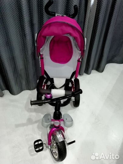 Трехколесный велосипед с ручкой