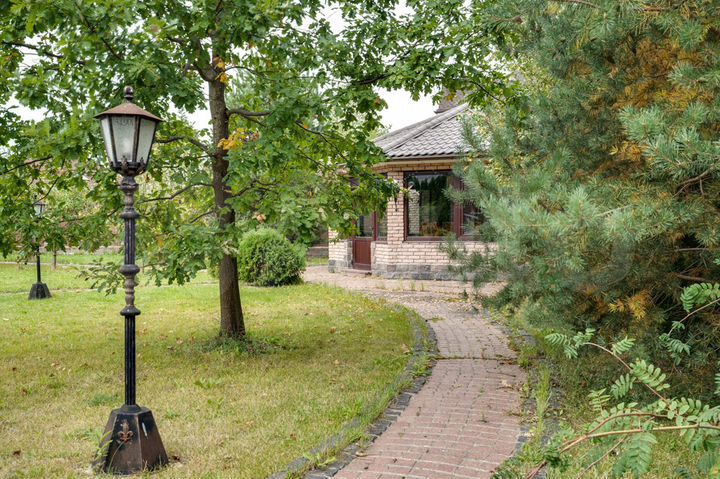 Дом 443 м² на участке 25 сот.