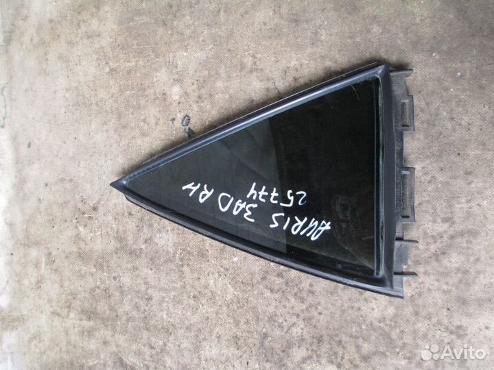 Стекло двери задней правой (форточка) Toyota Auris