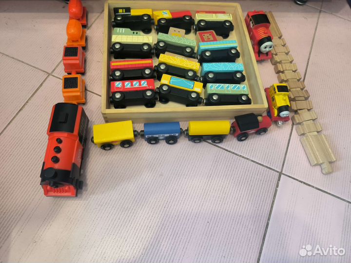 Набор паровозиков