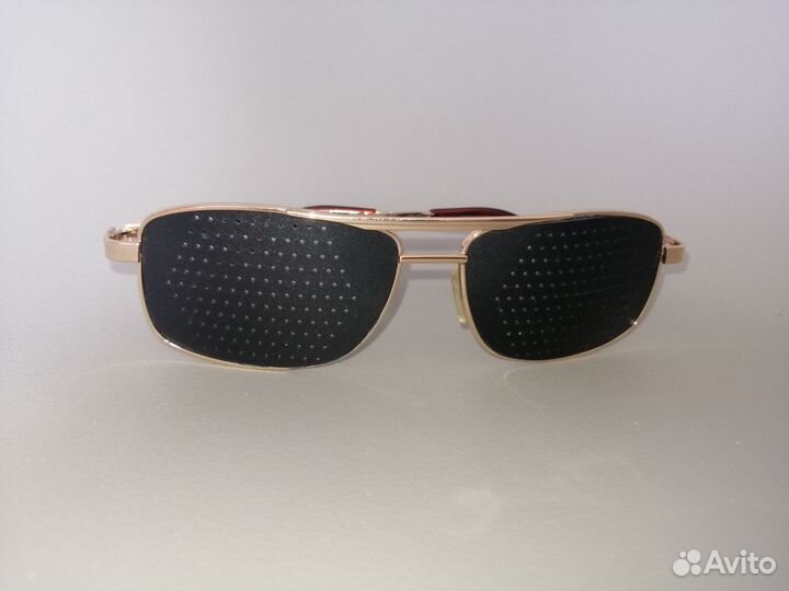 Очки для коррекции зрения с перфорацией