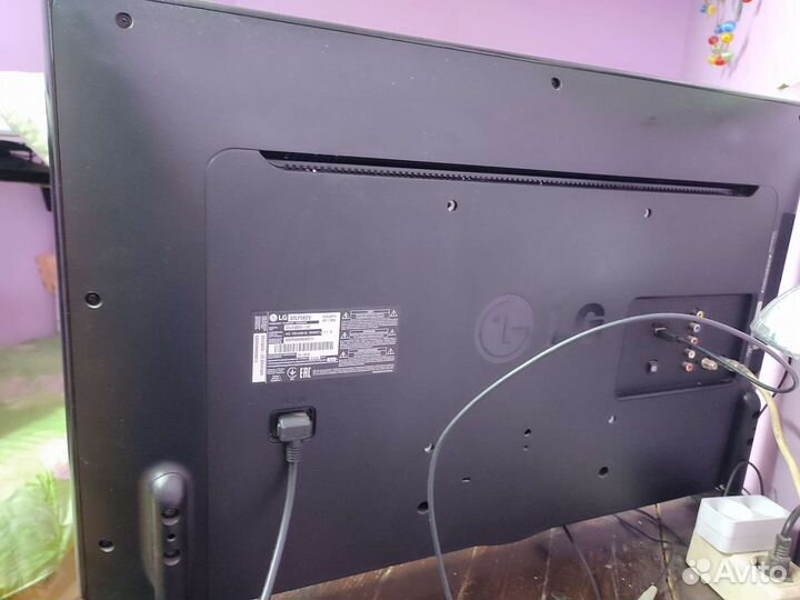 Телевизор LG 32LF562V-ZC