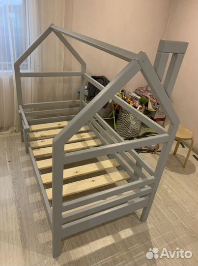 Детская деревянная кровать