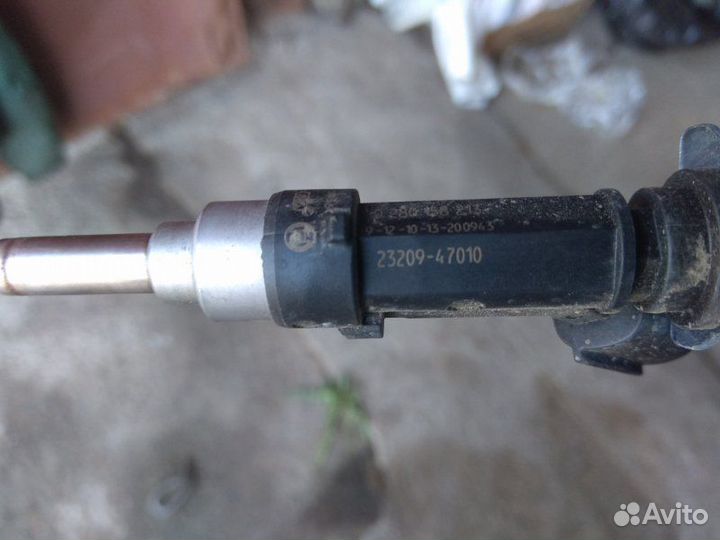 Рейка топливная (рампа) Toyota Corolla 180