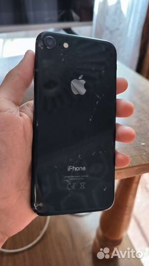 Телефон iPhone 8