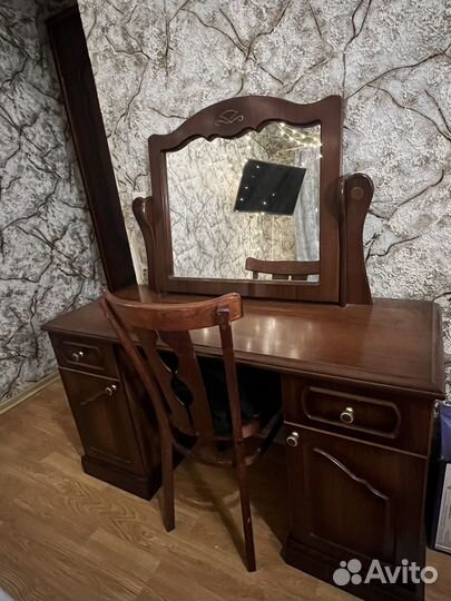 Туалетный столик