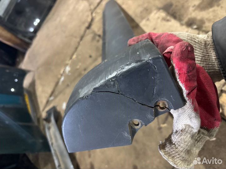 Накладка порога левая Ford Maverick 2 3.0 AJ