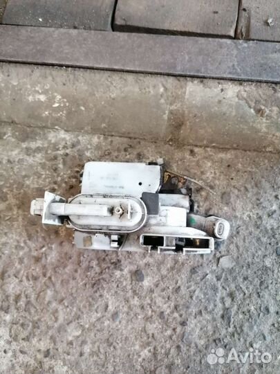 Передний правый замок двери венто/гольф 3