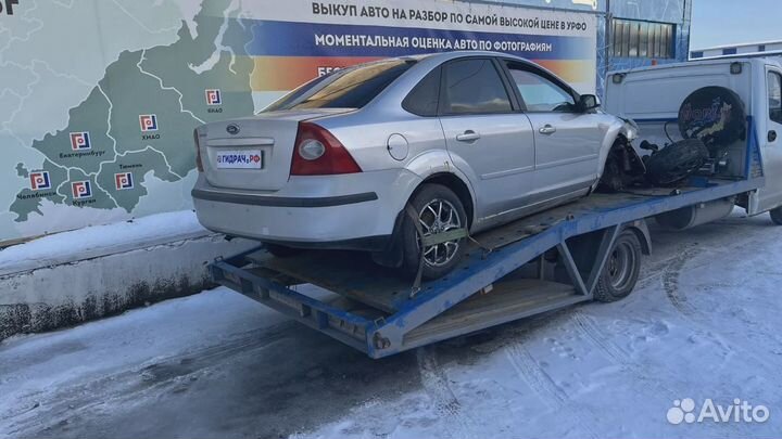 Козырек солнцезащитный правый Ford Focus 2 1708997. Потертости