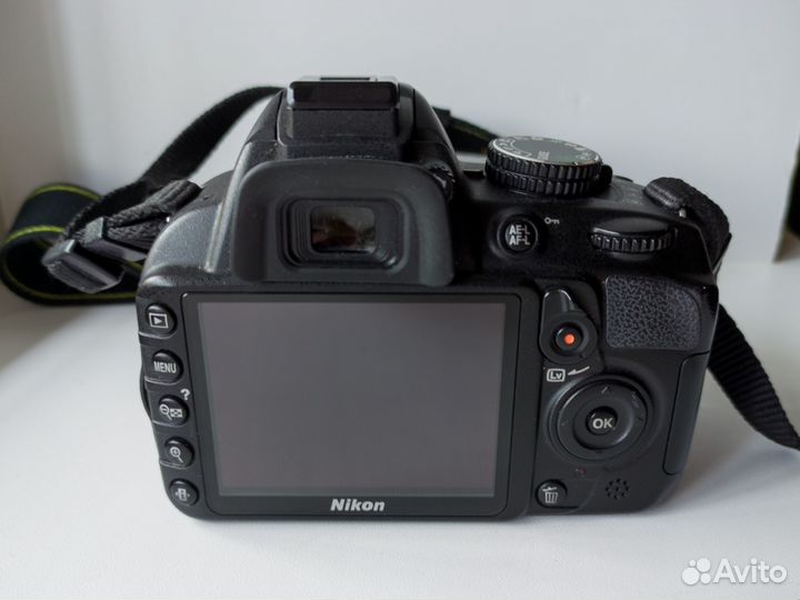 Зеркальный фотоаппарат Nikon D3100