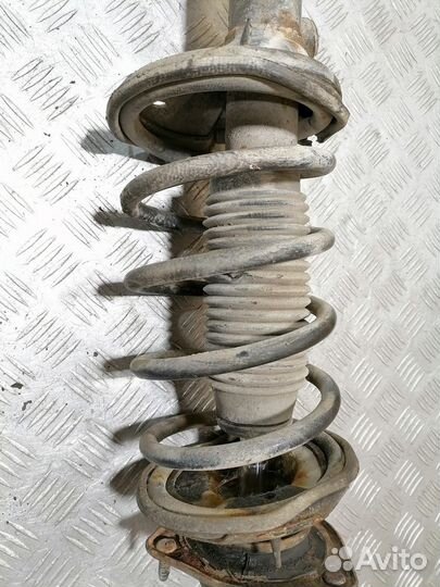 Опора переднего амортизатора Hyundai Getz 2002-201