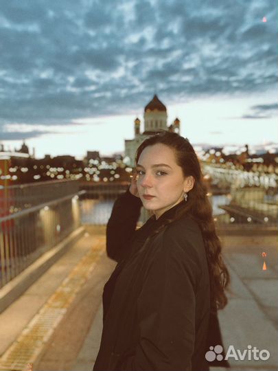 Репетитор, бариста, администратор