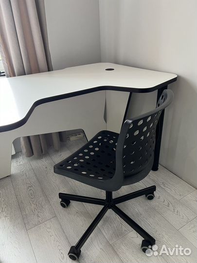 Компьютерный стол IKEA